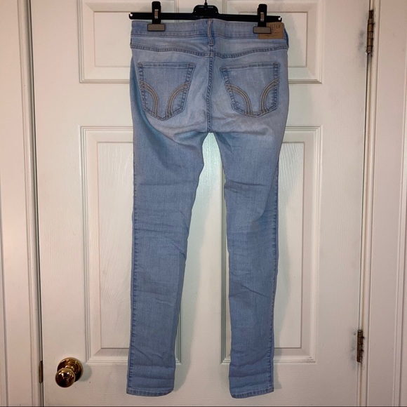 Mid rise light wash Hollister Skinny Jeans - Picture 2 of 3